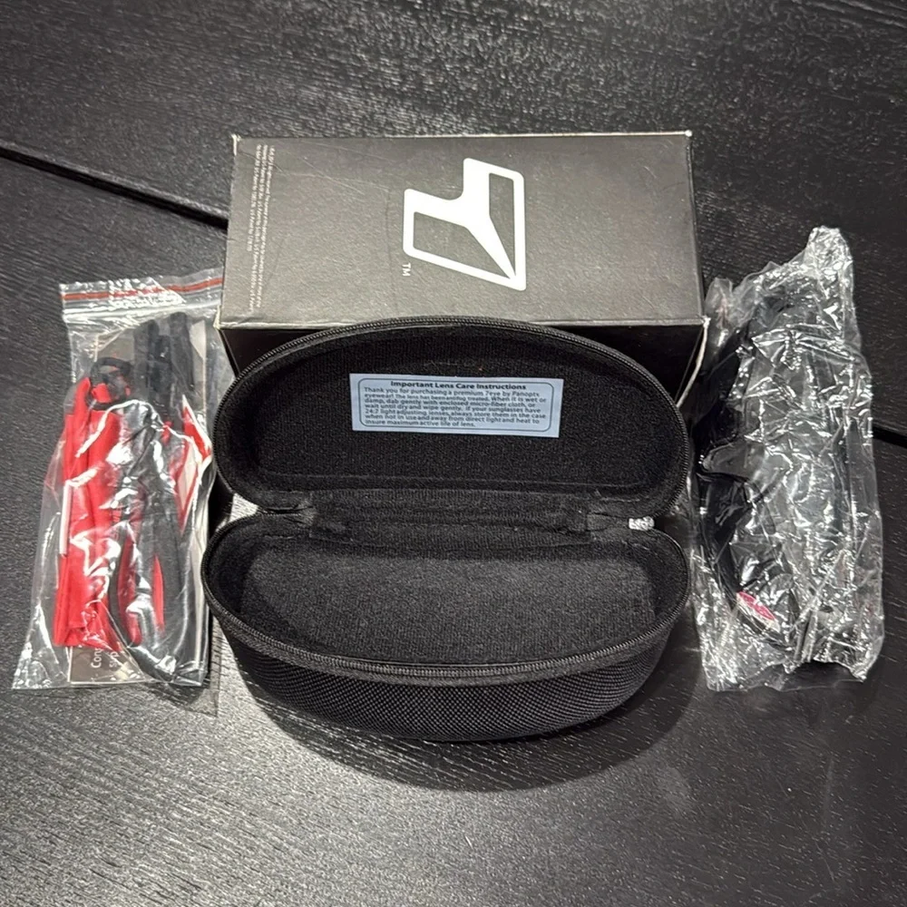 7eye Bora Gloss Black +1.50 Readers Riding Sunglasses